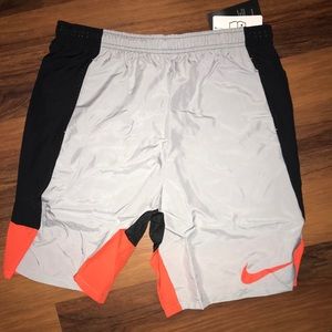 Nike dry woven short